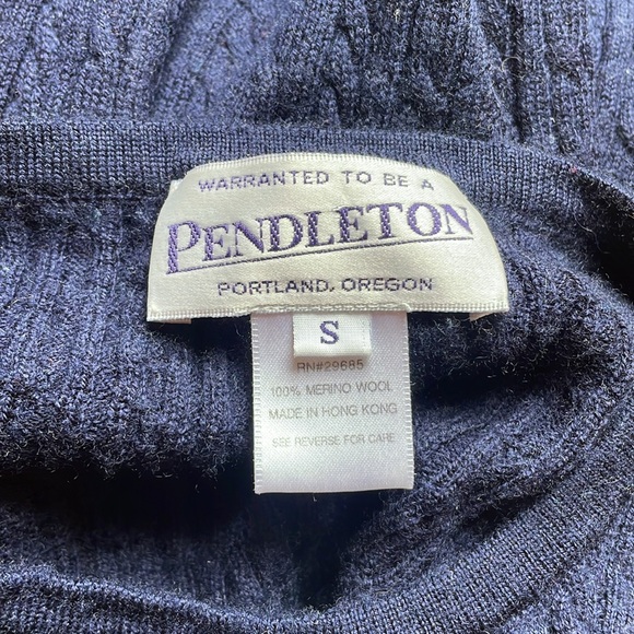 Navy blue vintage Pendleton 100% merino wool sweater - Picture 3 of 3
